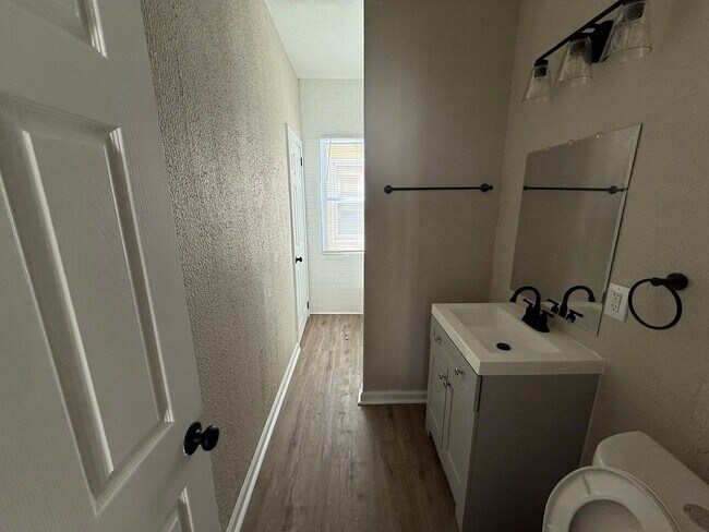 Building Photo - Renovated 3-Bedroom Home – We Welcome Sect...