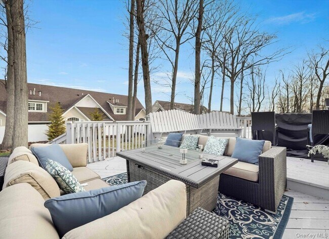 Building Photo - 5 Indian Dr