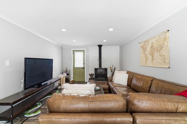 Building Photo - 1374 Ida Ave