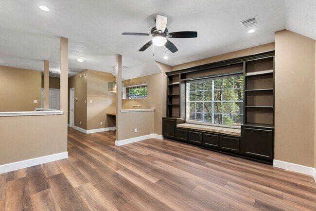 Building Photo - The Perfect Woodlands Retreat: Steps from ...