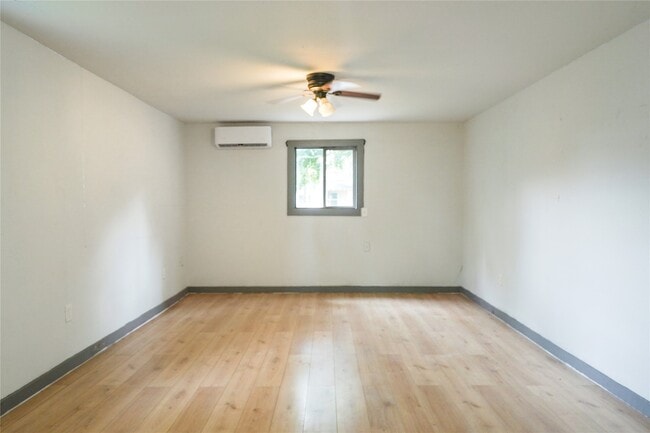 Building Photo - 5313 Firnat St