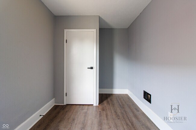 Building Photo - 614 N Temple Ave