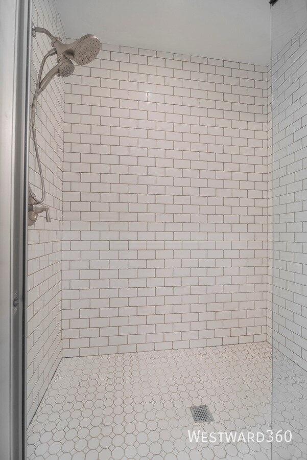 Building Photo - 1906 W 17th St