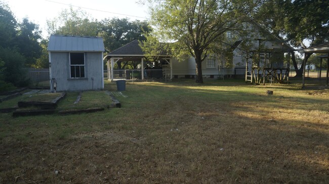 Building Photo - 1016 Puryear Dr