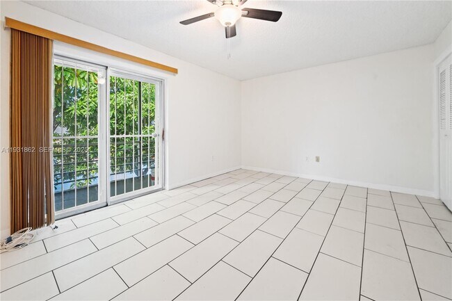 Building Photo - 20310 NE 2nd Ave