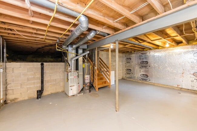 Building Photo - 1032 Pebble Brook Dr