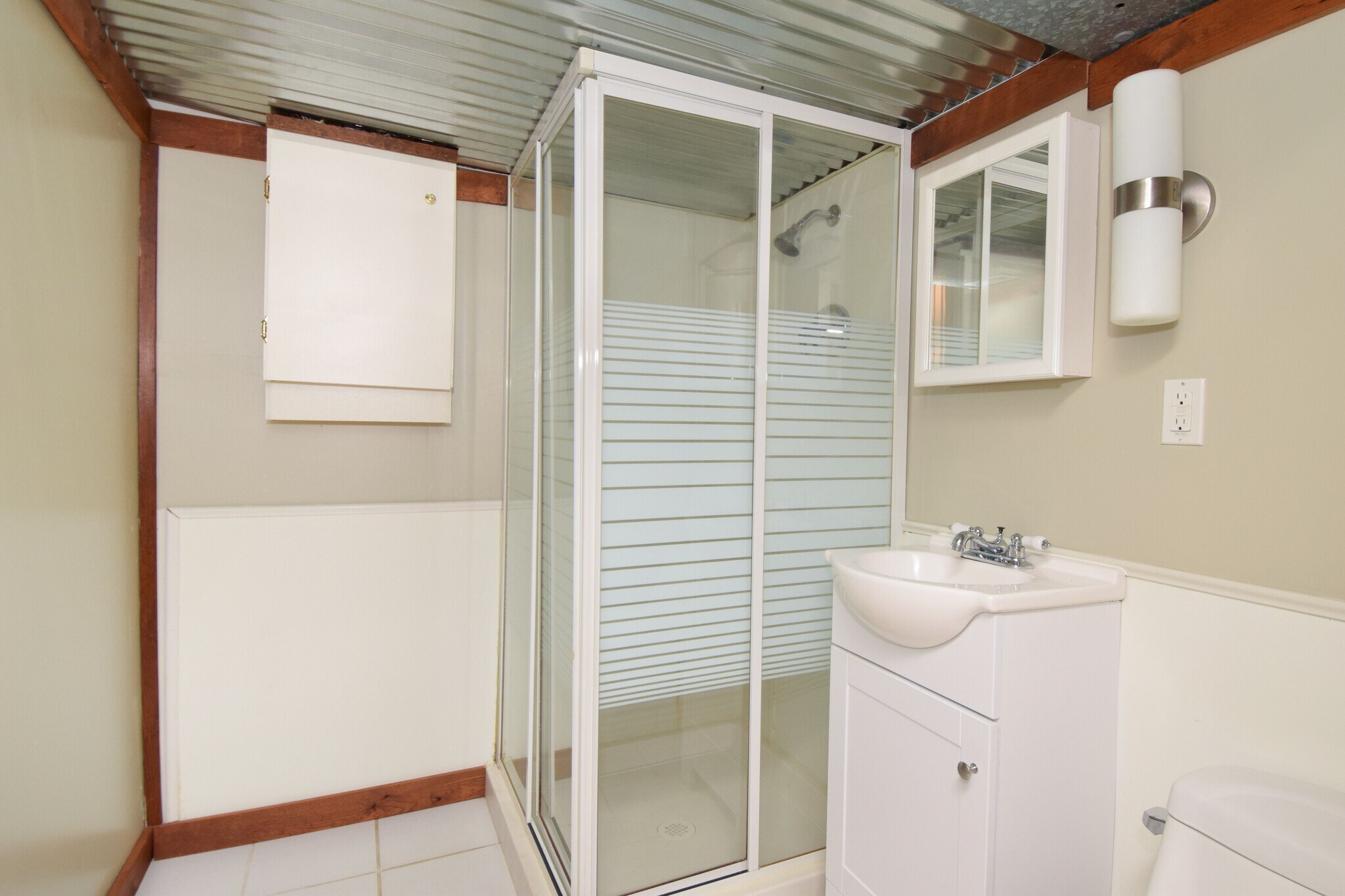 3/4 Quarter Bathroom - 11420 Terrace Rd NE