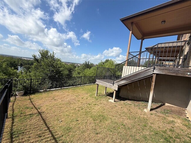Building Photo - 1001 Zodiac Ln