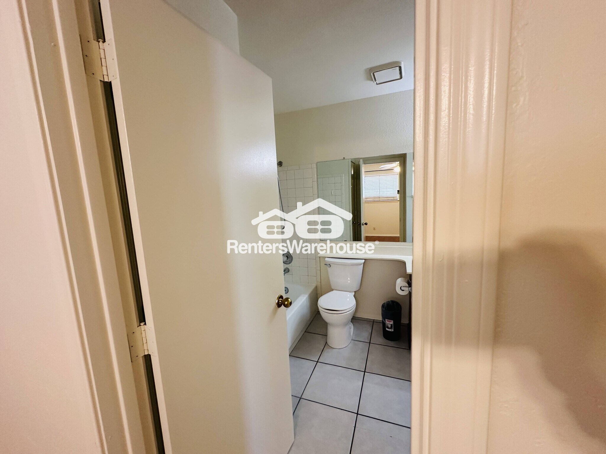 Building Photo - 4102 E Tanglewood Dr