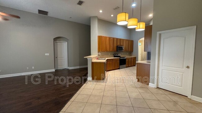 Building Photo - 614 Loire Ct