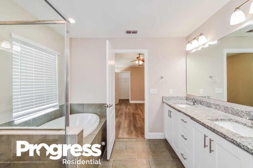 Building Photo - 463 Britten Dr