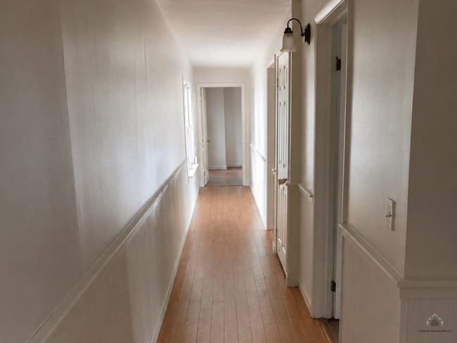 Building Photo - 6 Hazelwood Ave