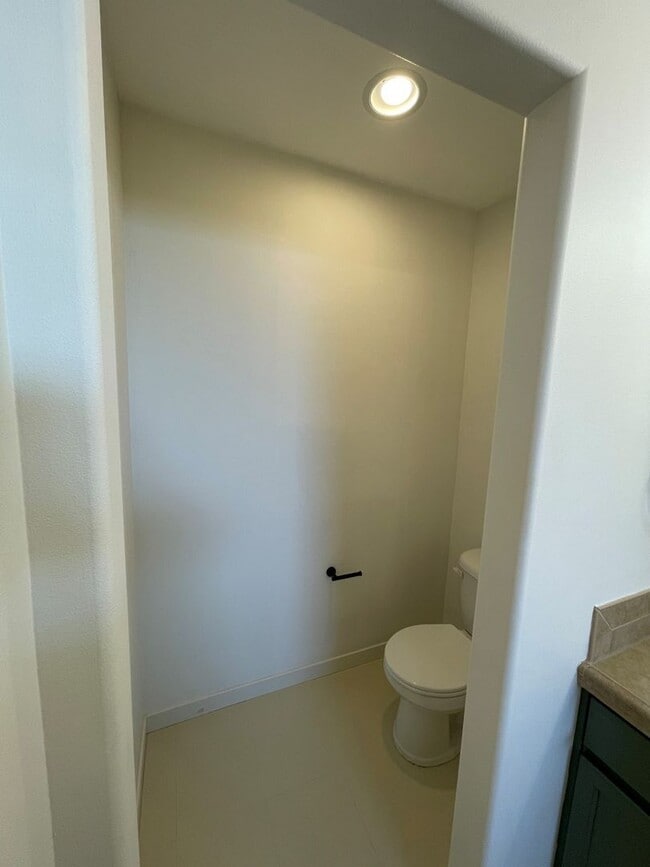 Building Photo - 5Bd/2.5Ba Everett Home