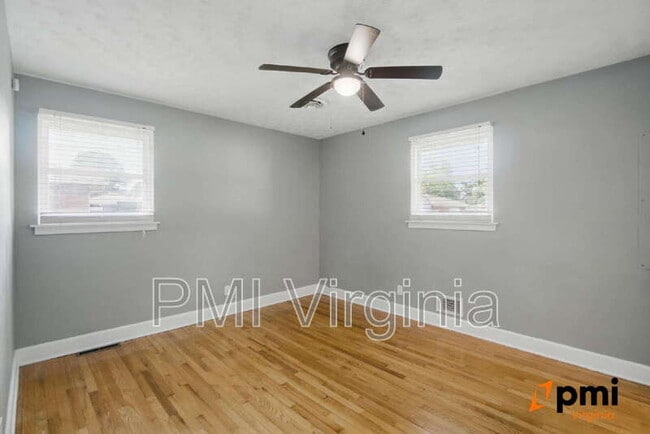 Building Photo - 4012 Nina Dr
