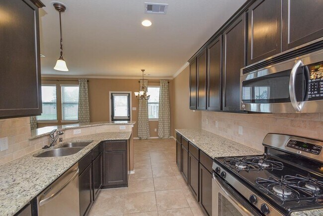 Building Photo - 6490 Calgary Woods Ln