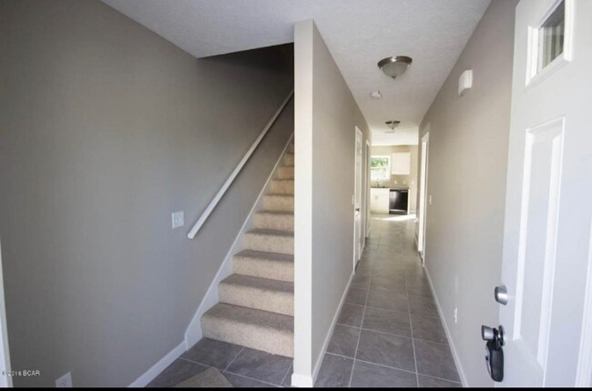 Primary Photo - Cute townhome with 3 bd,2.5 bath, with gar...