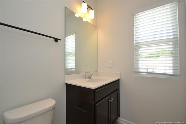 Building Photo - 1405 Luxor Dr