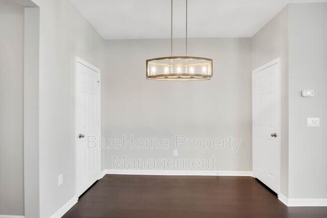 Building Photo - 8171 Red Stopper Ln