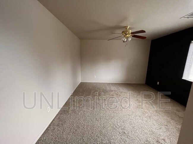 Building Photo - 1518 Shoup St