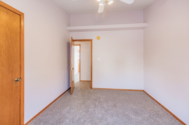 Building Photo - Inviting 3 Bed 2 Bath - Pet Friendly!
