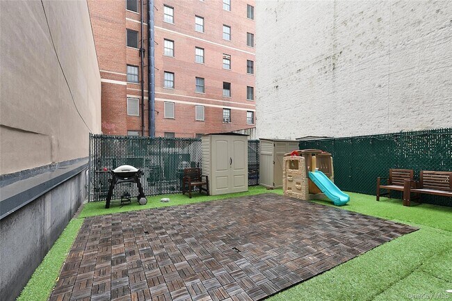 Building Photo - 106-20 70th Ave