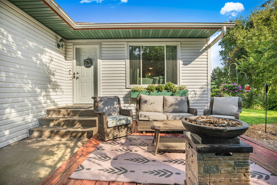 Building Photo - 5341 Mallard Ln