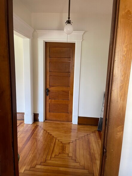 Building Photo - 24 Winthrop Ter