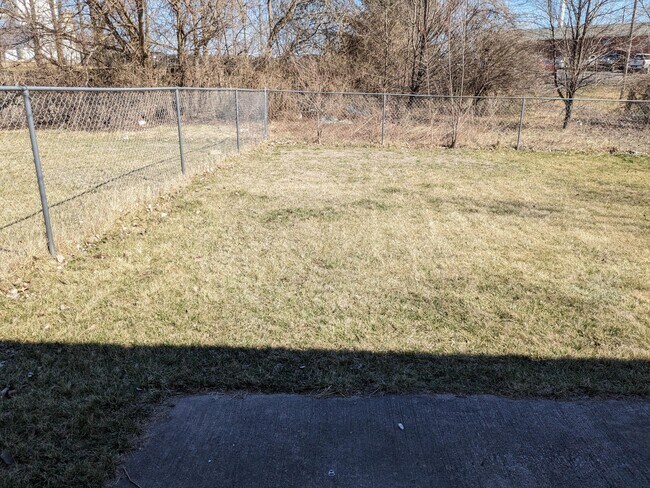 Building Photo - 2411 Carnation Dr