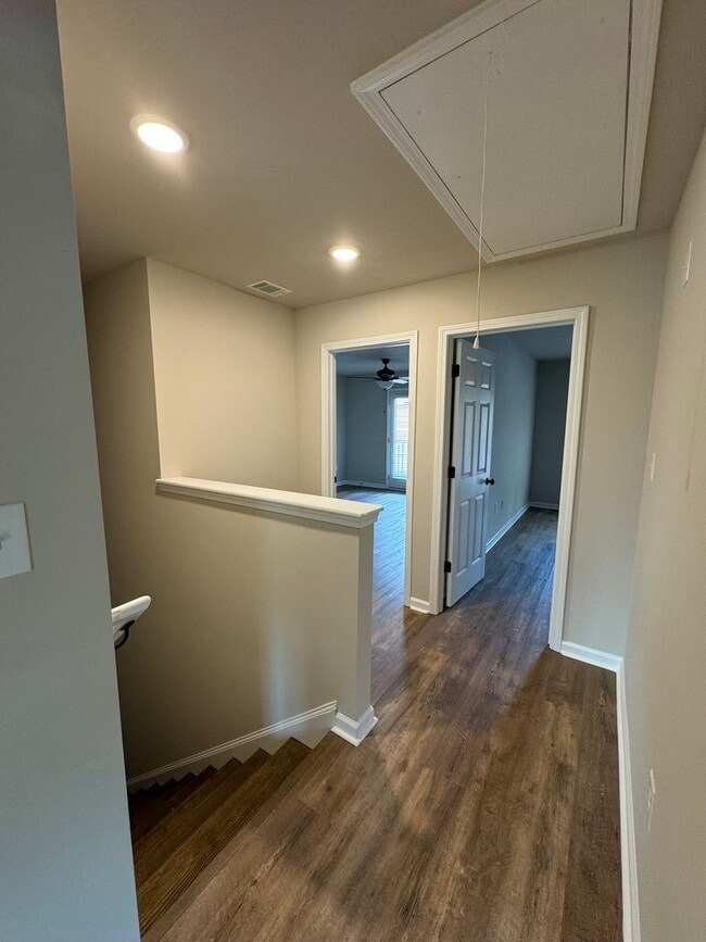 Building Photo - 4 Bedroom/4Bath off Will Hunter Rd. Pre-leasing Now!