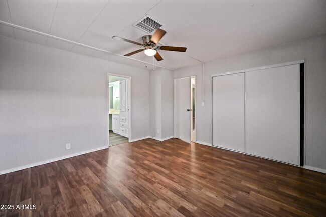 Building Photo - 156 N Hawes Rd