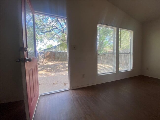 Building Photo - 1000 Fieldwood Dr