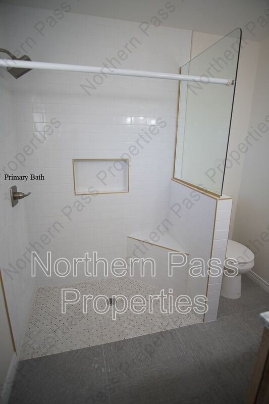 Building Photo - 4573 Bobolink Way