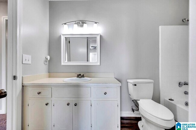 Building Photo - 5530 St James St