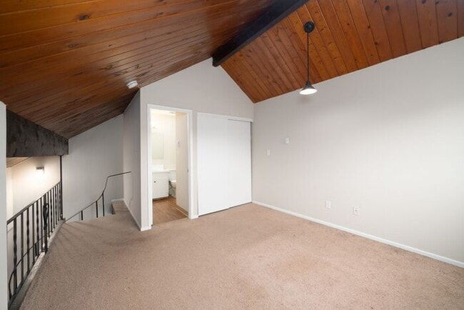 Building Photo - Now Leasing: Beautiful Rustic-Style Apartm...