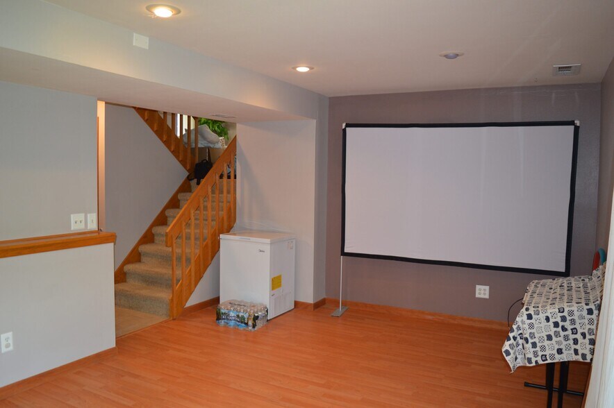 Building Photo - 7214 Blue Maple Trl