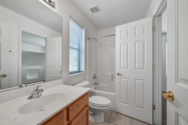 Building Photo - 14314 W Cora Ln