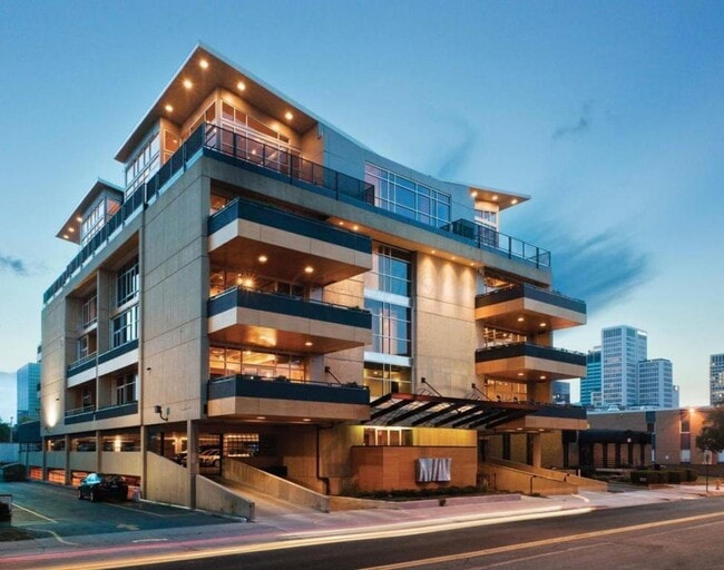 Building Photo - 199 S 5th St