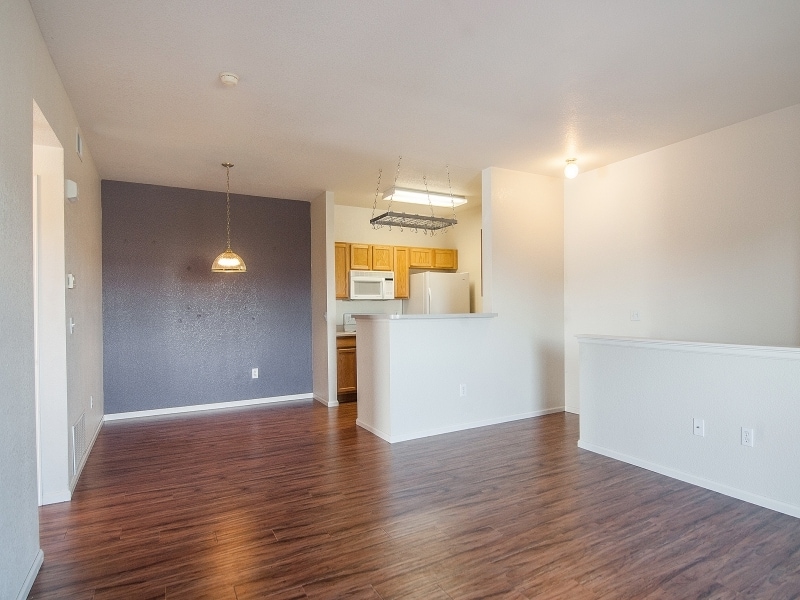 Building Photo - 905 S Zeno Way