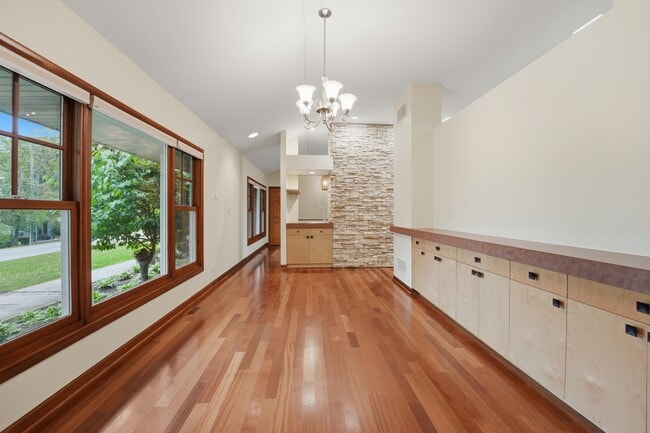 Building Photo - 29 Brookdale Ln