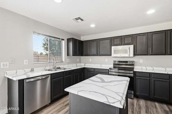 Building Photo - 1537 E Bowman Dr