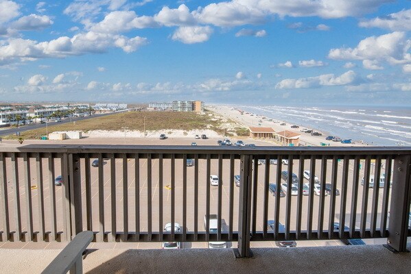 Building Photo - 15002 Windward Dr