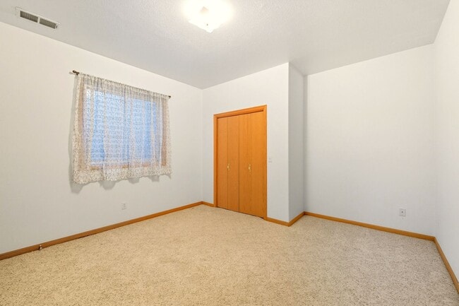 Building Photo - Peaceful Country 4 Bed, 3 Bath Home in Eli...