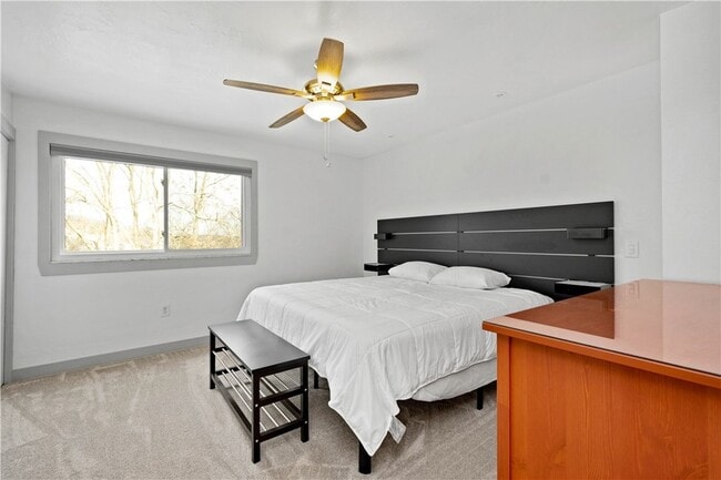 Building Photo - 236 S Grandview Ave