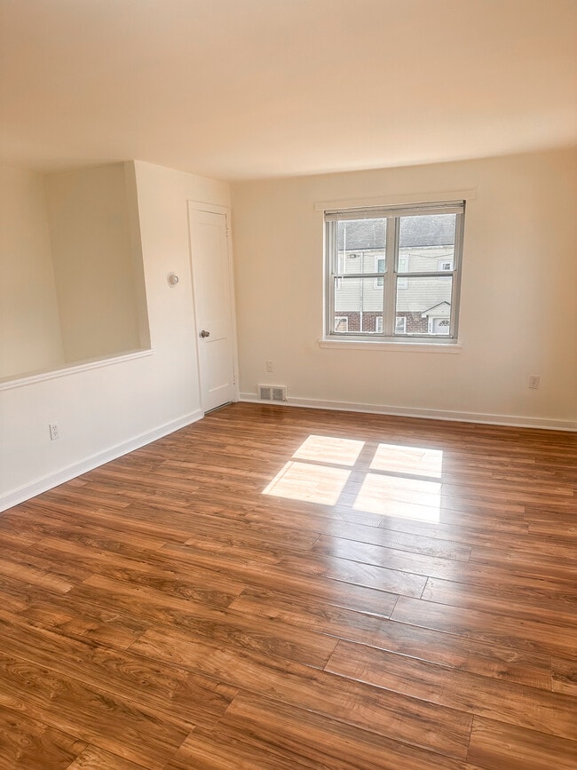 Building Photo - Cedar Knolls