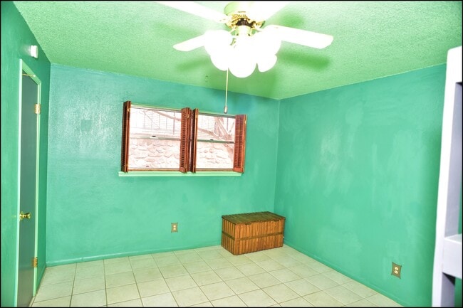Building Photo - 6700 Escondido Dr