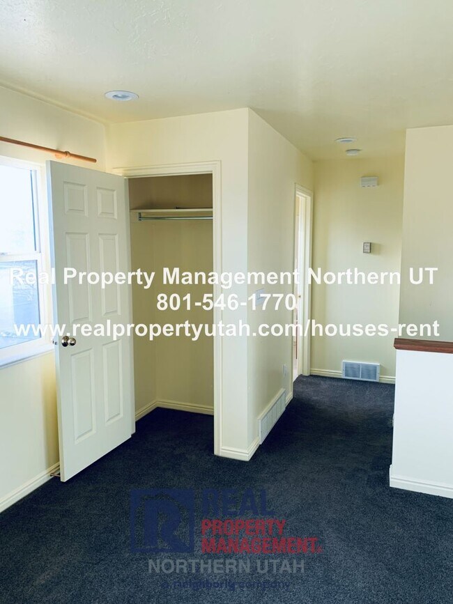 Building Photo - 2149 N 4650 W