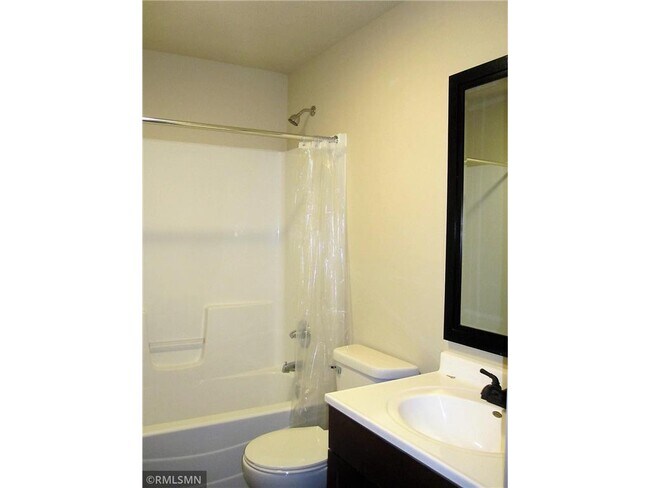 Building Photo - 308 Willow St