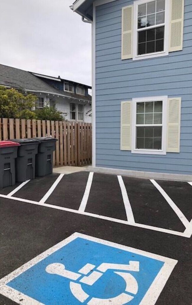 Building Photo - Hermosa Park Fourplex