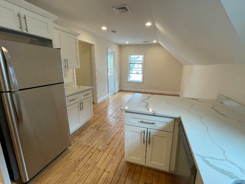 Building Photo - 21 E Transit St