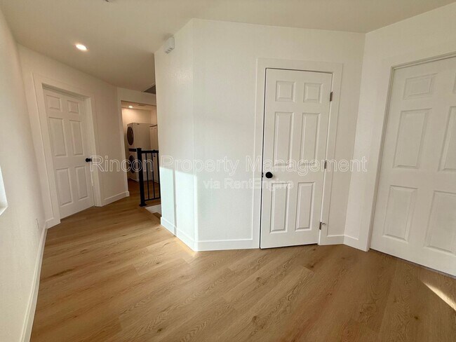 Building Photo - 607 Lemon Way